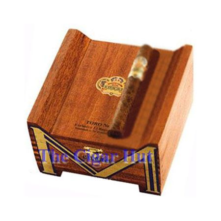 Diamond Crown Maximus No. 4 - Box of 20 Cigars, Package Qty: Box of 20 Cigars